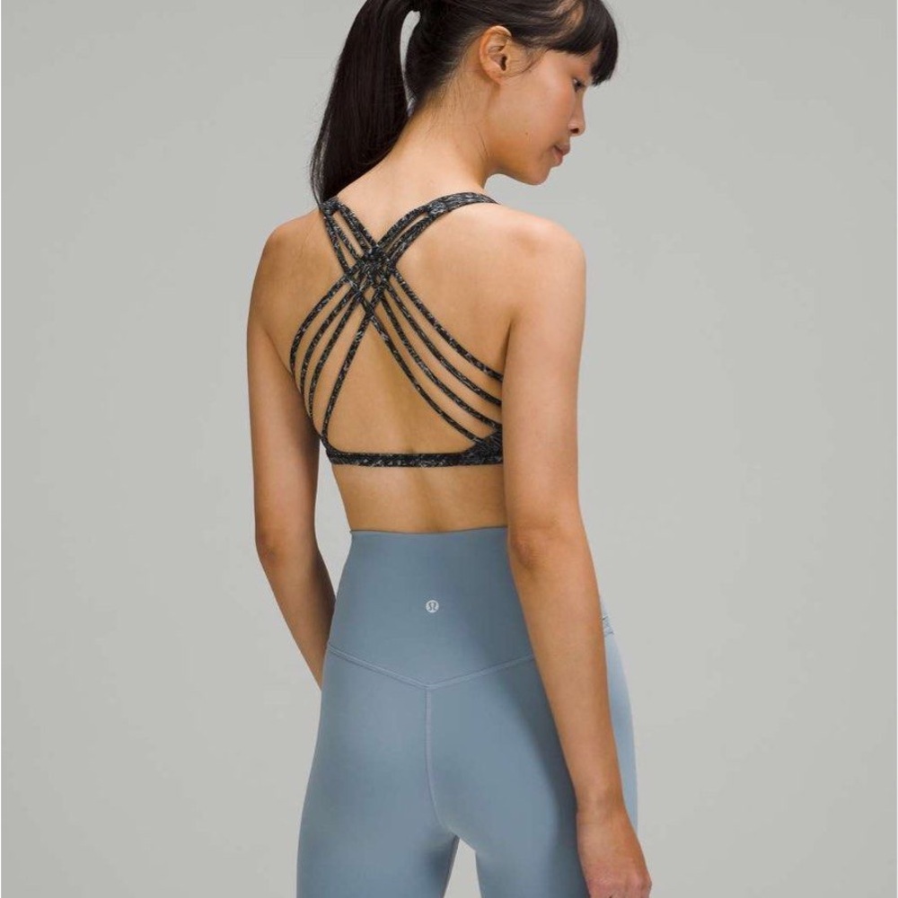 Lululemon Free to Be wild bra size 6